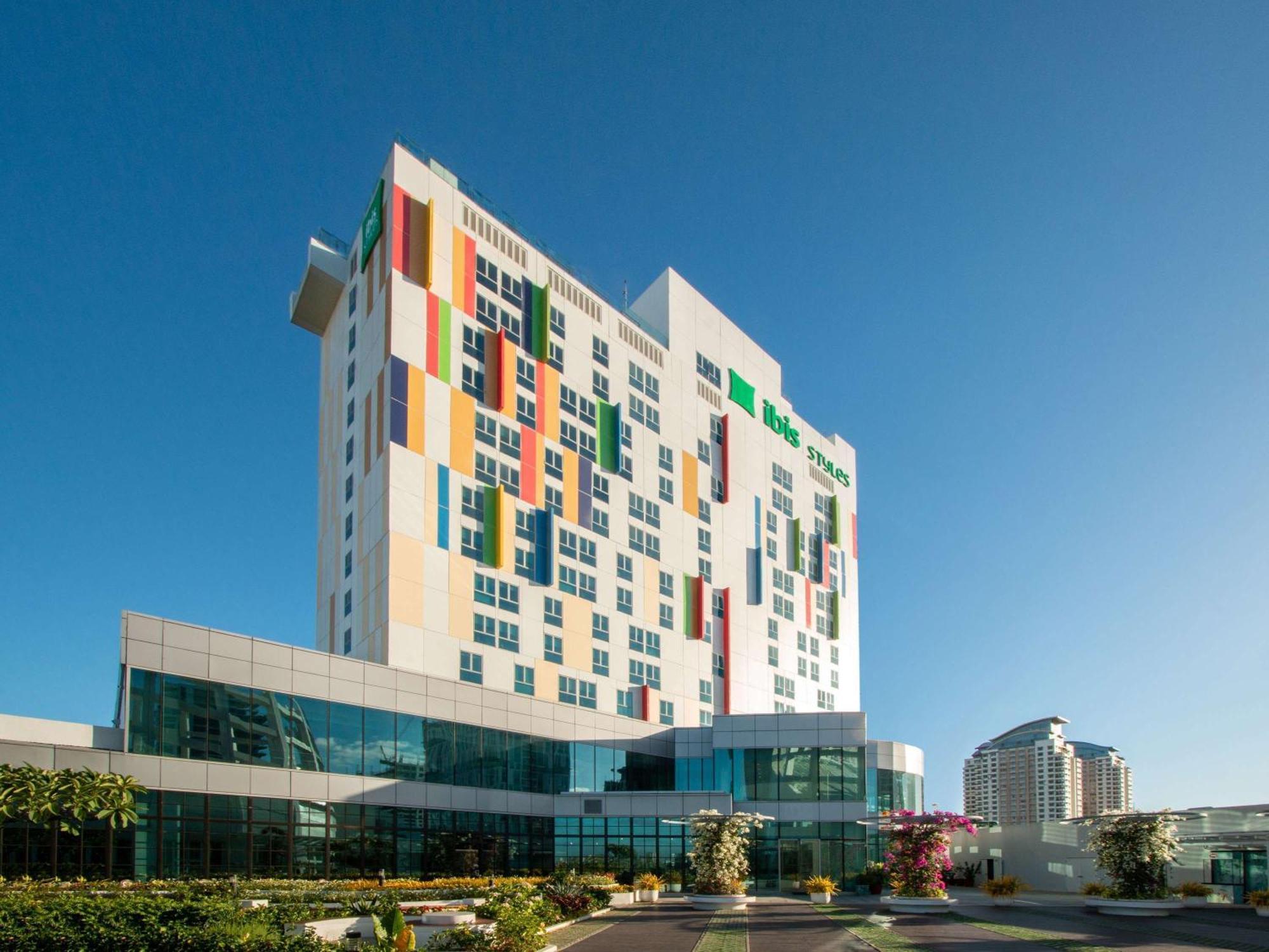 Ibis Styles Manila Araneta City Quezon City Dış mekan fotoğraf