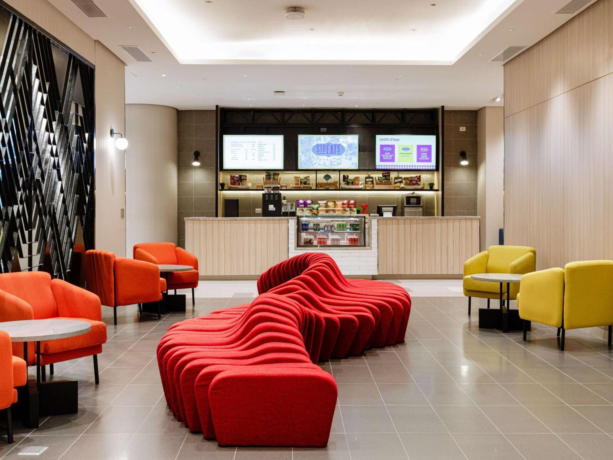 Ibis Styles Manila Araneta City Quezon City Dış mekan fotoğraf